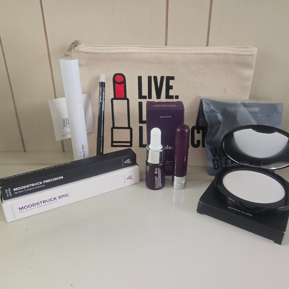Younique Make Up Gift Bundle w/bag